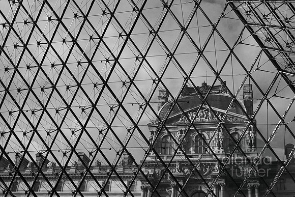 Louvre New & Old BW